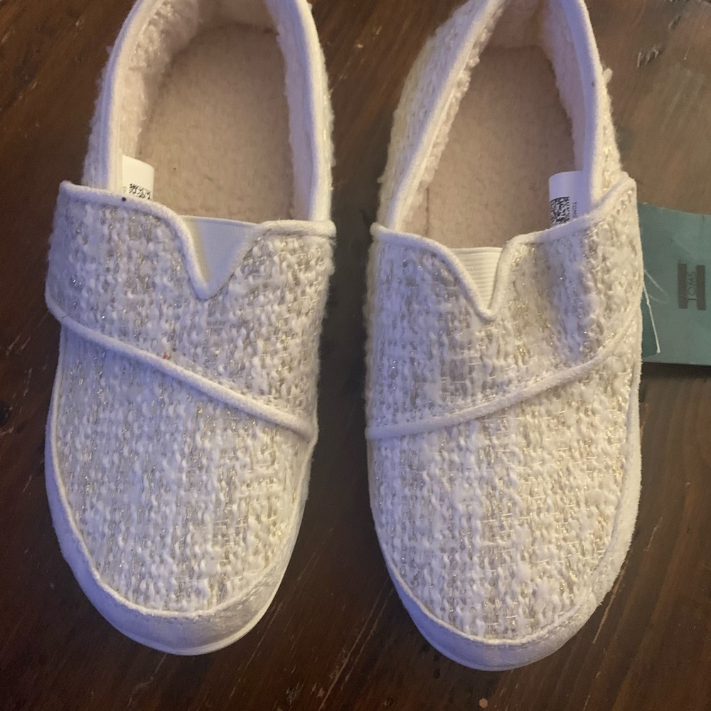 Tom’s Inca lined shoes